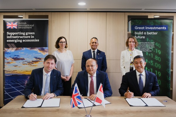 The signing ceremony takes place at British High Commission in Singapore. 